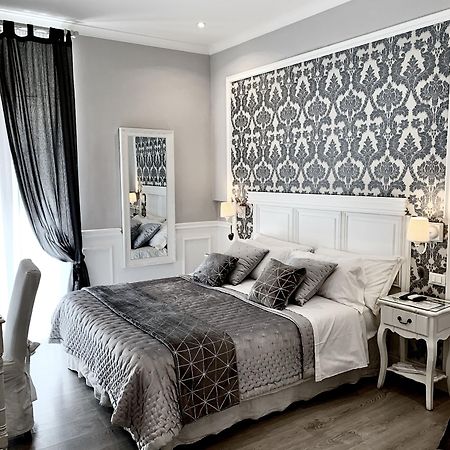 Charme & Chic Bed & Breakfast Rome Exterior photo