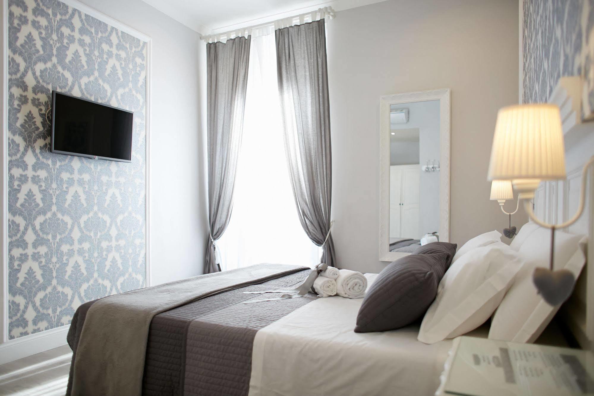 Charme & Chic Bed & Breakfast Rome Exterior photo