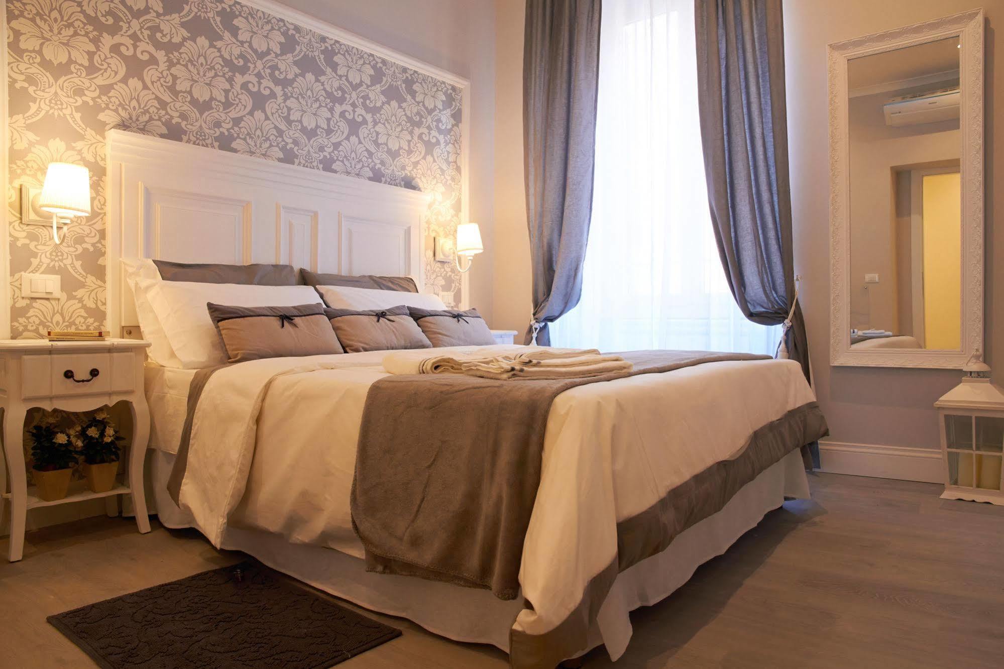 Charme & Chic Bed & Breakfast Rome Exterior photo