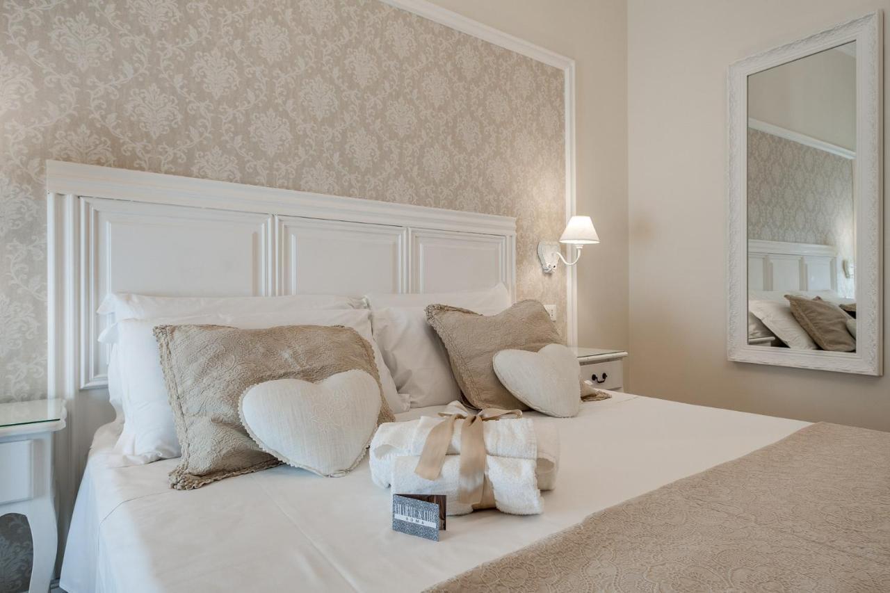 Charme & Chic Bed & Breakfast Rome Exterior photo