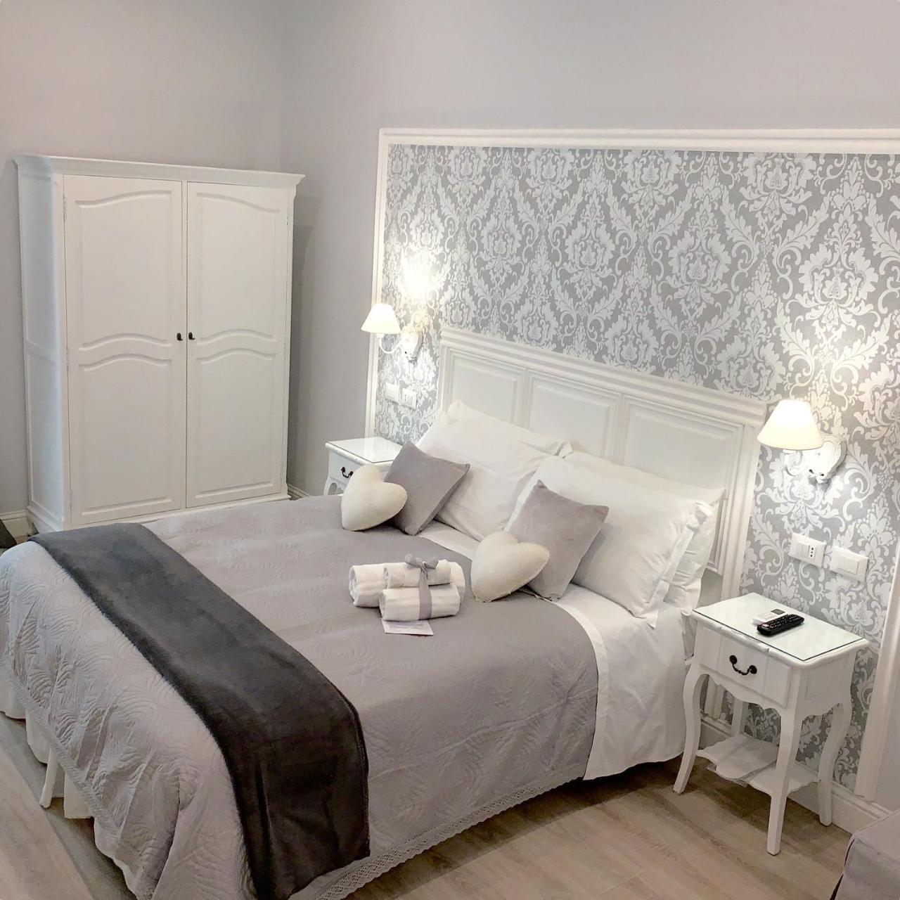 Charme & Chic Bed & Breakfast Rome Exterior photo