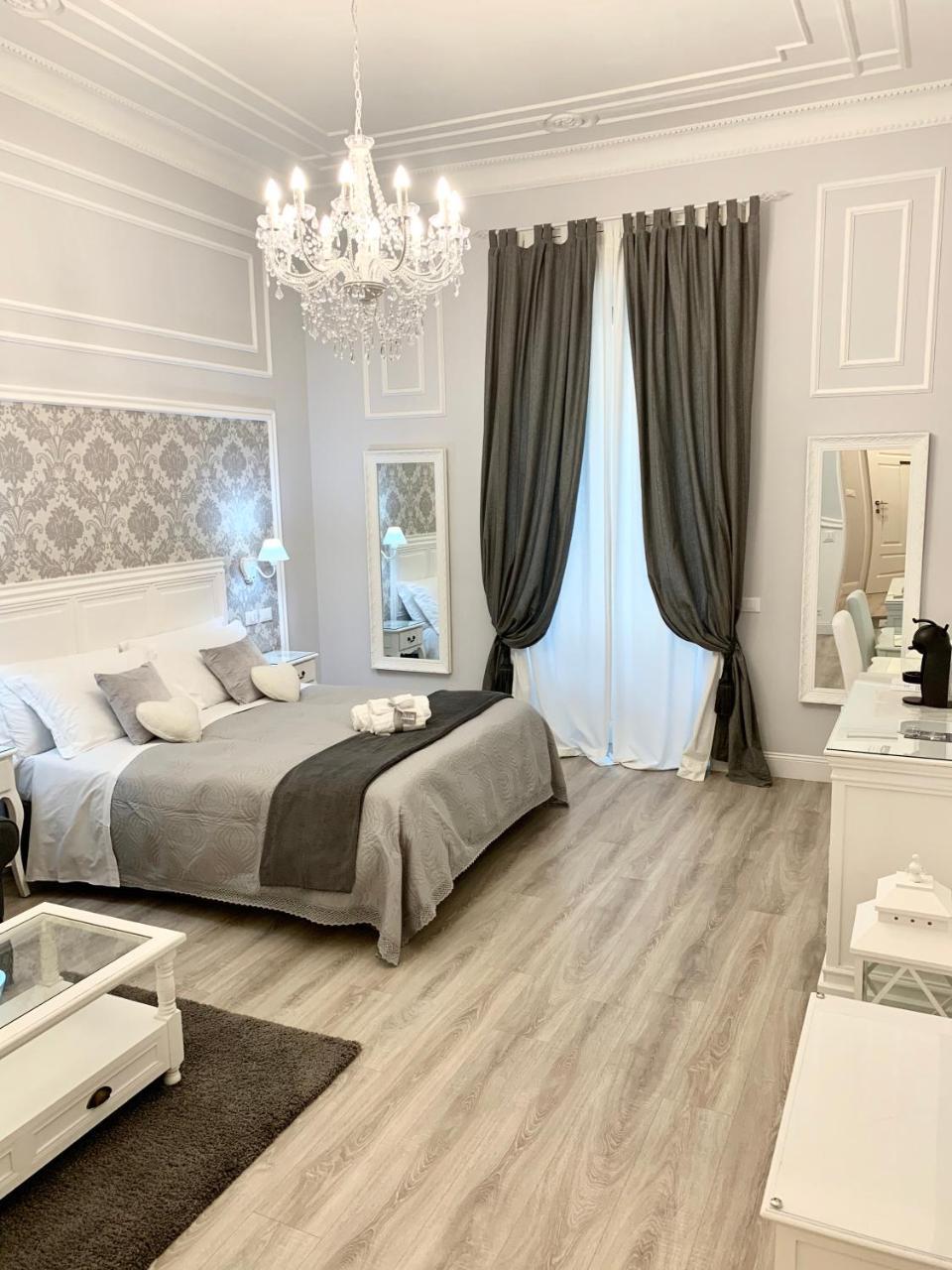 Charme & Chic Bed & Breakfast Rome Exterior photo